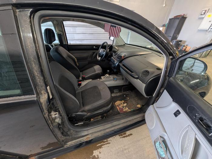 1999 volkswagen new-beetle gls-2.0 with 162278 miles for sale near elk-river, minnesota 5098a0b782604d4ead89be9a7469a5ab.jpg