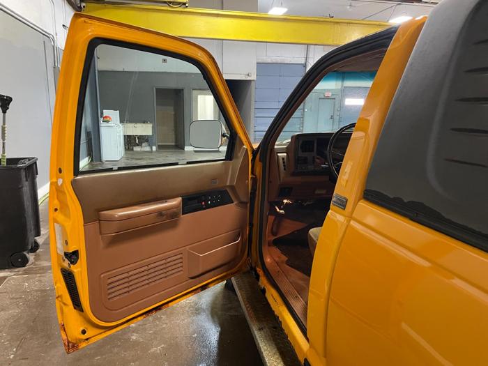 1989 chevrolet gmt-400 with 146816 miles for sale near elk-river, minnesota 50a2c850540242c985fa75a1e50a4c0b.jpg