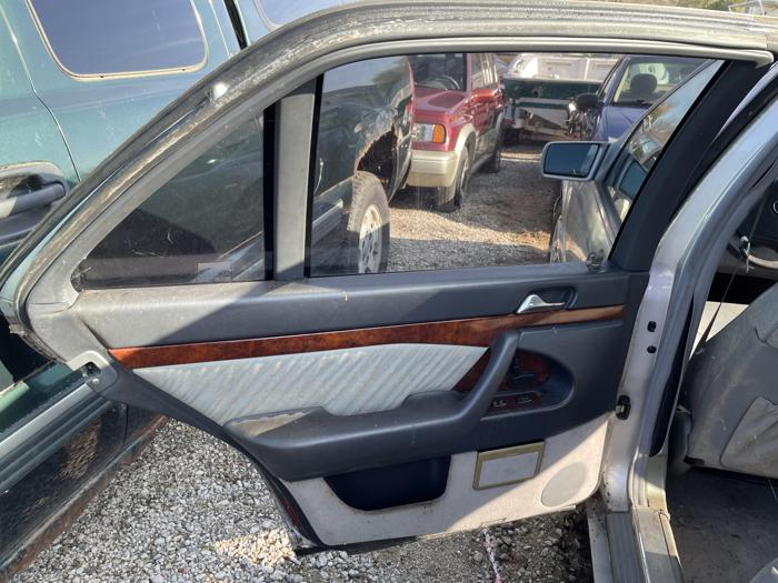 1996 mercedes-benz s-class sel with 112100 miles for sale near elk-river, minnesota 50a555e1f7d948d4b49c3378b0766a47.jpg
