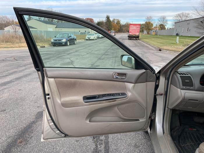 2005 toyota camry with 296470 miles for sale near elk-river, minnesota 50acd4b63dfa4f20bc6624f1feeb7b9e.jpeg