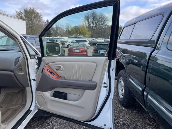 2001 lexus rx-300 sel with 265663 miles for sale near elk-river, minnesota 50d615ecb2e54a3d997c93b52588e554.jpg