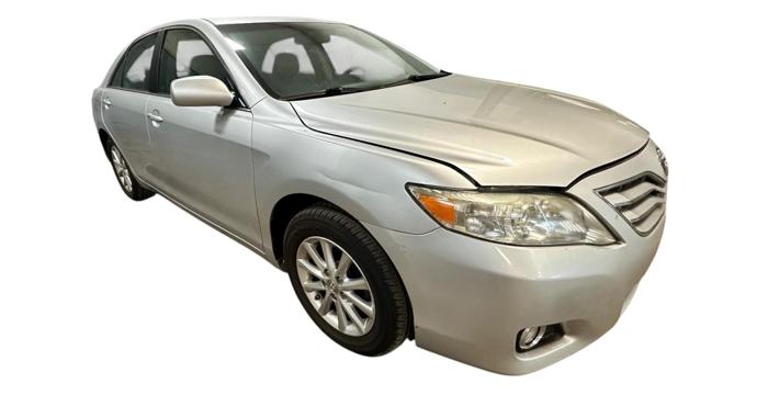 2011 toyota camry xle-v6-6-spd-at with 103555 miles for sale near elk-river, minnesota 50f62a503aa14b54b2d6b432f773ede1.jpg
