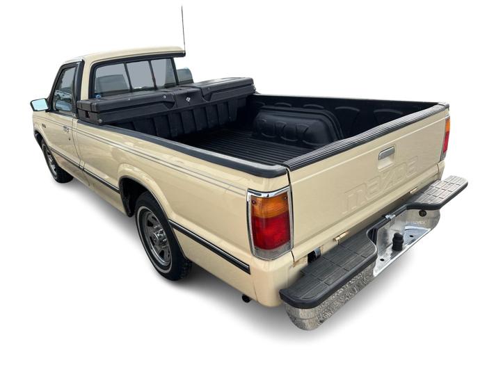 1986 mazda b-series b2000-long-bed-regular-cab with 109470 miles for sale near elk-river, minnesota 50f6c3b0236c49b293f8572107da1beb.jpg