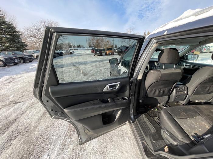 2020 nissan pathfinder s-4wd with 155852 miles for sale near fridley, minnesota 5139fddb03dc47dca53b638d868555dd.jpeg