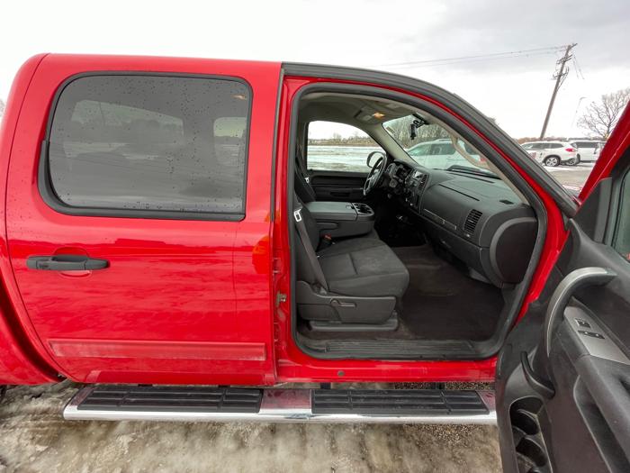 2012 chevrolet silverado-1500 lt-crew-cab-4wd with 175403 miles for sale near rochester, minnesota 5146fc4797864b7daf82c4380eb6c966.jpeg