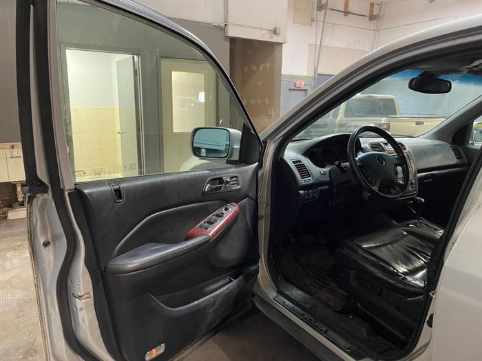 2004 acura mdx touring-package with 176314 miles for sale near elk-river, minnesota 51558e6553034ea2a0ab7894602ee8ea.jpg