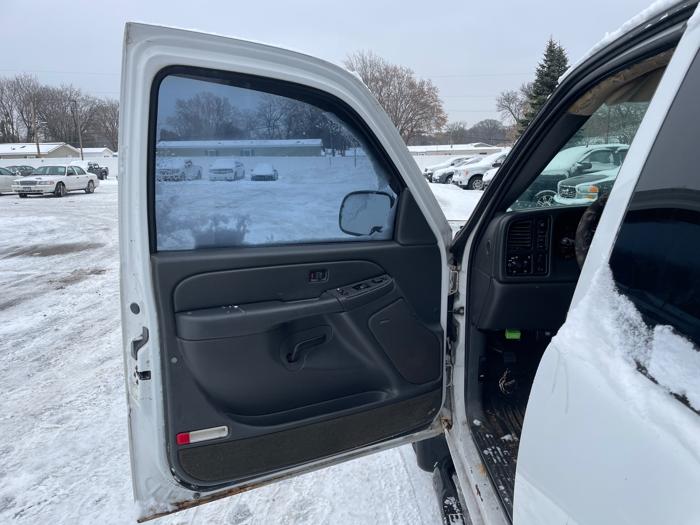 2005 chevrolet silverado-1500 ext.-cab-long-bed-4wd with 235695 miles for sale near fridley, minnesota 51bce84139ba47c7b300f67de4002188.jpeg