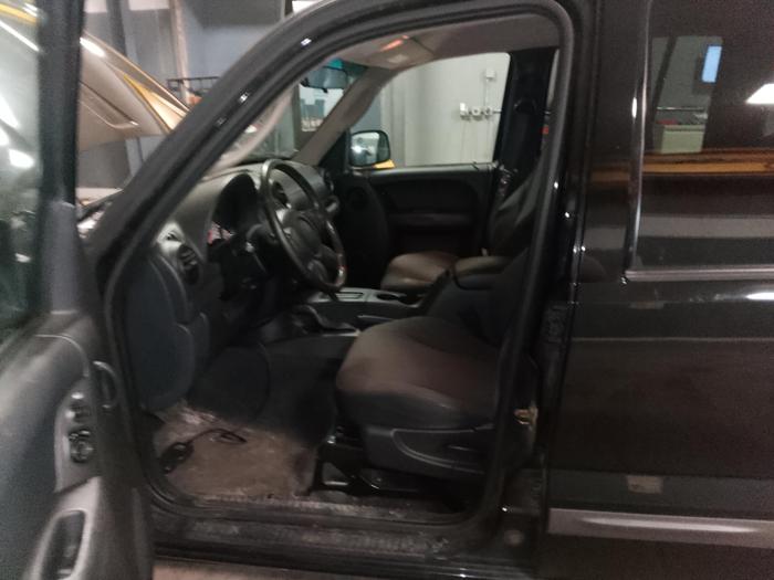 2004 jeep liberty sport-4wd with 146977 miles for sale near elk-river, minnesota 5204074750e042c9befc19b9f28d198f.jpg