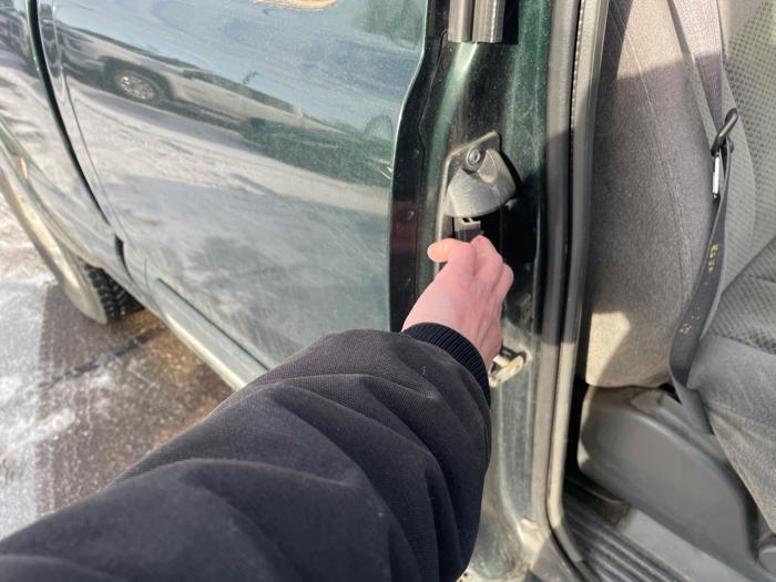 2006 chevrolet silverado-1500 ls-ext.-cab-4wd with 245271 miles for sale near fridley, minnesota 5216fbeab8c34977920d785696700d42.jpeg