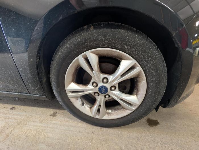 2013 ford focus se-sedan with 218887 miles for sale near elk-river, minnesota 52998446e2dd423a827288f9c7e39915.jpg