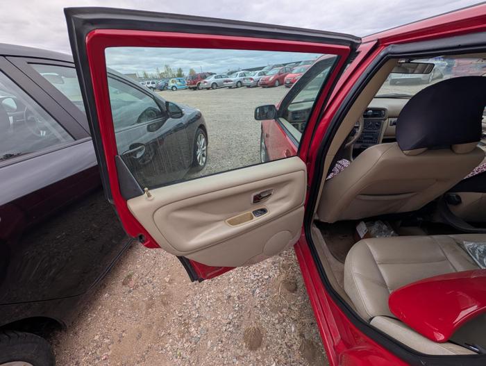 1999 volvo s70 t5 for sale near elk-river, minnesota 52a3627ae1da407a88a64a213b22a036.jpg