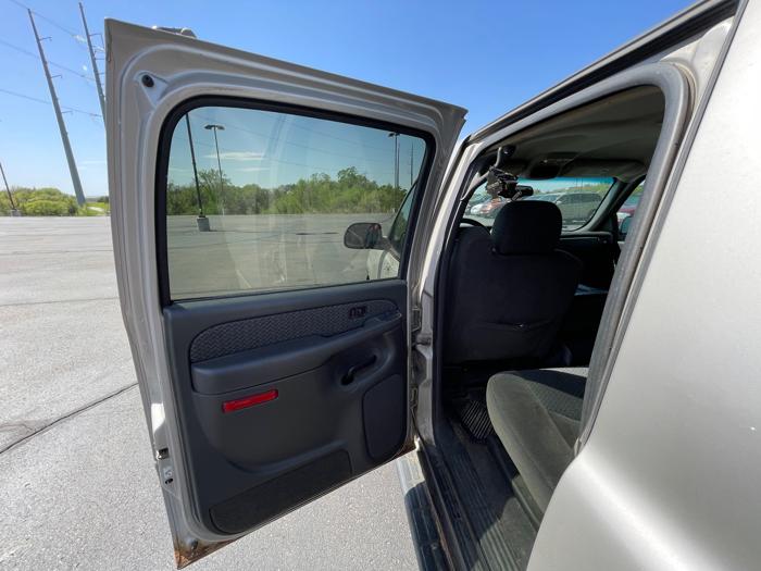 2004 chevrolet avalanche 1500-4wd with 252649 miles for sale near clearwater, minnesota 52a7f62fcd7a4c40a443800a6da722d4.jpeg