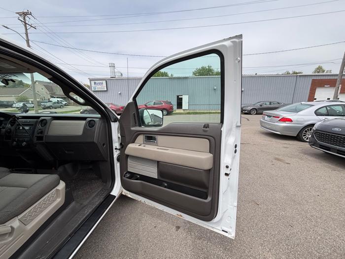 2009 ford f-150 stx-6.5-ft.-bed-4wd with 61990 miles for sale near rochester, minnesota 52e97f07ea2b4eda80aad1bfae5d8180.jpeg