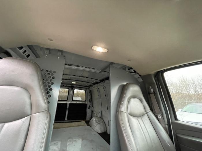 2004 chevrolet express 2500-cargo with 174080 miles for sale near new-hope, minnesota 5310ac8f8b404b579d8fd987c00c9cb9.jpeg