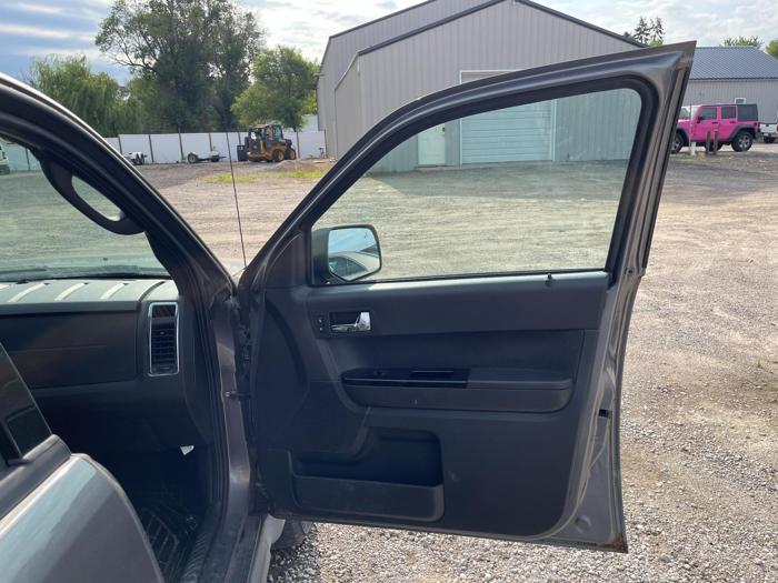 2009 ford escape limited-4wd-v6 with 193045 miles for sale near elk-river, minnesota 53138949a2be47f78b0ac3615814232c.jpg