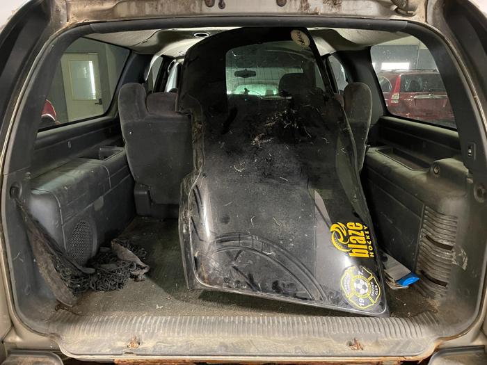 2002 chevrolet suburban 1500-4wd with 264133 miles for sale near elk-river, minnesota 535b1a61e3ee4de5b7ed79ad3021b313.jpg