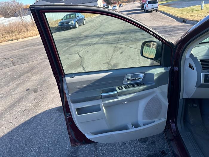 2008 chrysler town-&-country touring with 160232 miles for sale near elk-river, minnesota 53cdfa838f104745822a5e5ab8bda881.jpeg