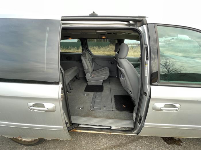 2005 dodge grand-caravan sxt with 72799 miles for sale near elk-river, minnesota 548d8dbf5d2040639cac002fccc3ecb9.jpeg