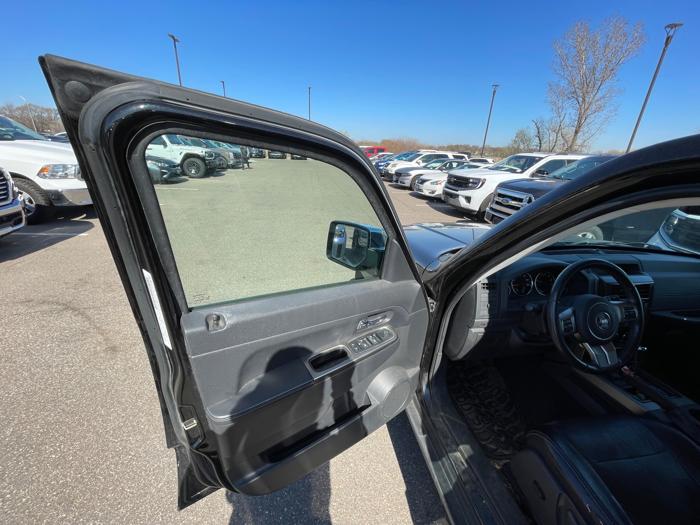 2011 jeep liberty limited-4wd with 129844 miles for sale near coon-rapids, minnesota 54cd6055254b4b1eb5ba11888af64aef.jpeg