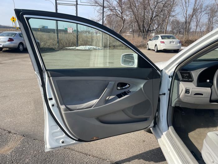 2007 toyota camry ce-5-spd-at with 249959 miles for sale near shakopee, minnesota 556b8f45b1fc4500af93b878c36d9b65.jpeg