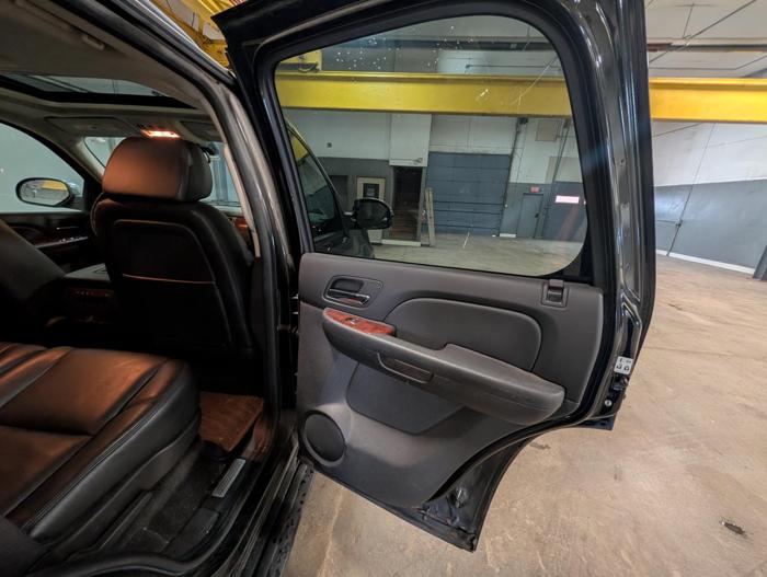 2009 chevrolet tahoe ltz-4wd with 135903 miles for sale near elk-river, minnesota 558fcd74319b466aad9f55cfec954cd6.jpg