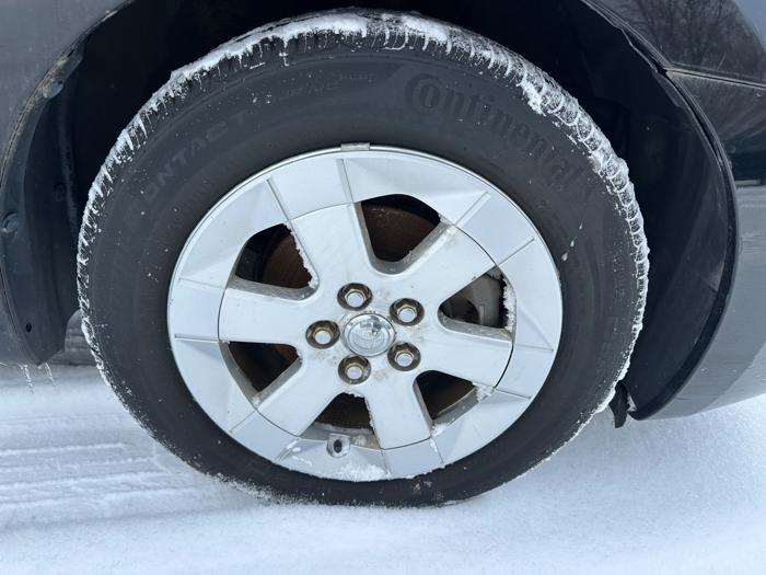 2005 toyota prius 4-door-liftback with 208940 miles for sale near elk-river, minnesota 55a5d93a17b24cb7a1d80d6974dd42dc.jpeg