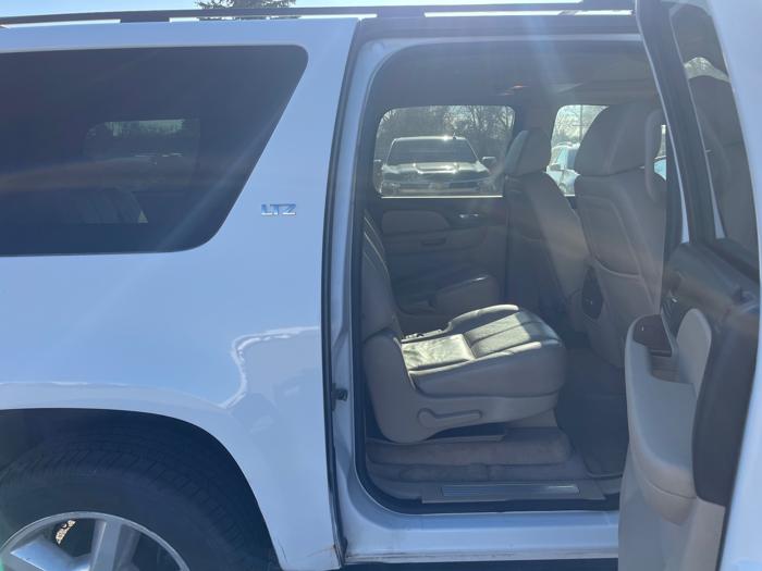 2007 chevrolet suburban lt1-1500-4wd with 255688 miles for sale near fridley, minnesota 55e436e2d4b642148cba48b471f2e171.jpeg