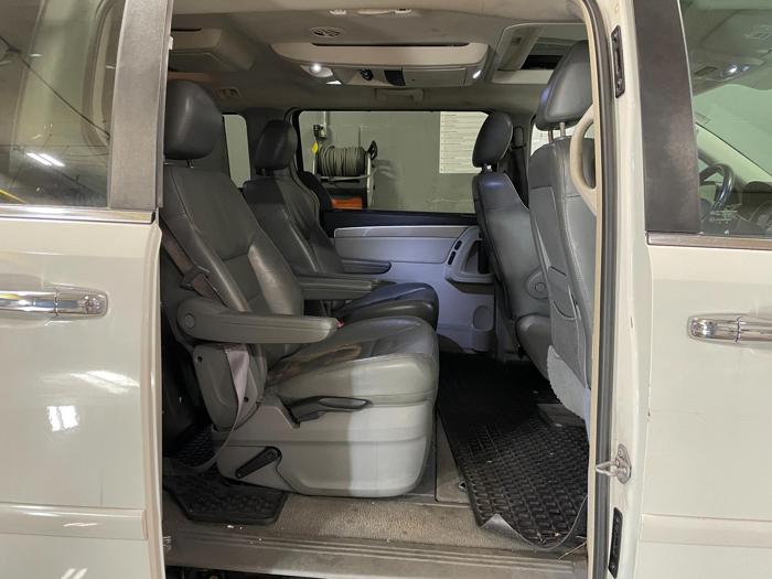 2010 volkswagen routan premium with 140982 miles for sale near elk-river, minnesota 55e62f21945c4a4e829ac2623e9fccc7.jpg