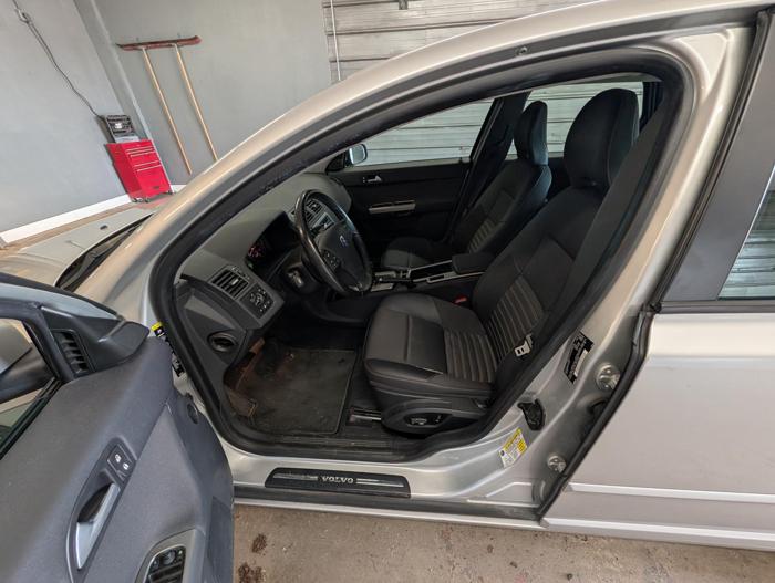 2010 volvo v50 2.4i with 116301 miles for sale near elk-river, minnesota 55fd1db77ea54429a4522761c7d2adb0.jpg