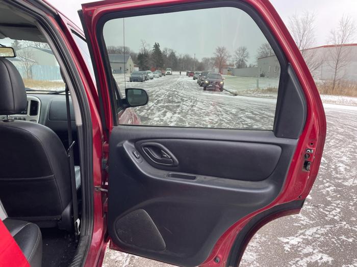 2007 ford escape with 191930 miles for sale near elk-river, minnesota 5605e9dd55c14bd5ba6389126f1f2532.jpg