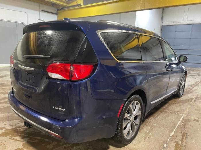 2017 chrysler pacifica limited with 117154 miles for sale near elk-river, minnesota 5618967611284c3790ea4f9c786e7e1b.jpg