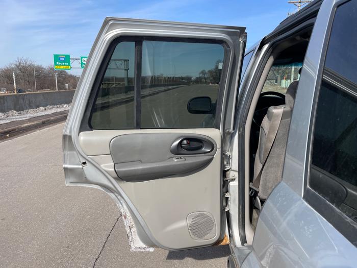 2004 chevrolet trailblazer ls-4wd with 185080 miles for sale near elk-river, minnesota 5622bad7a15c4329b2ec6daac6ed33ef.jpeg