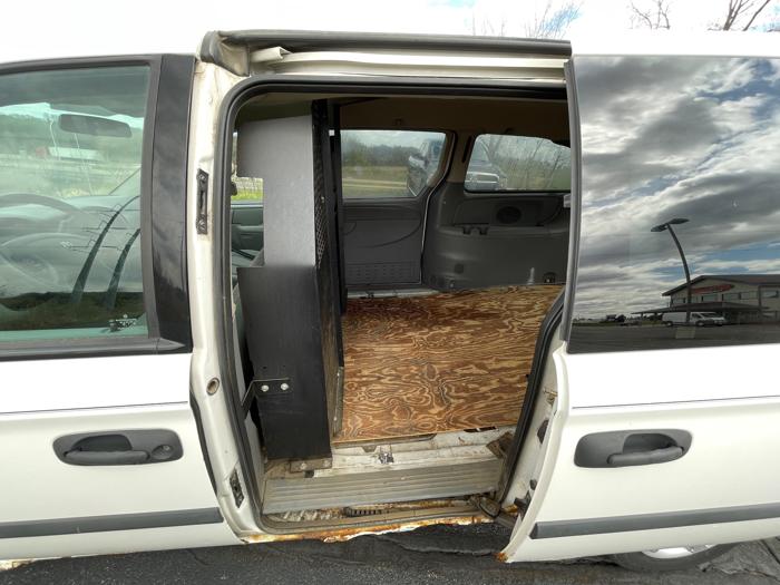 2006 dodge grand-caravan cargo-van with 127292 miles for sale near clearwater, minnesota 56372aa6359741daab3f549064d1bdbd.jpeg