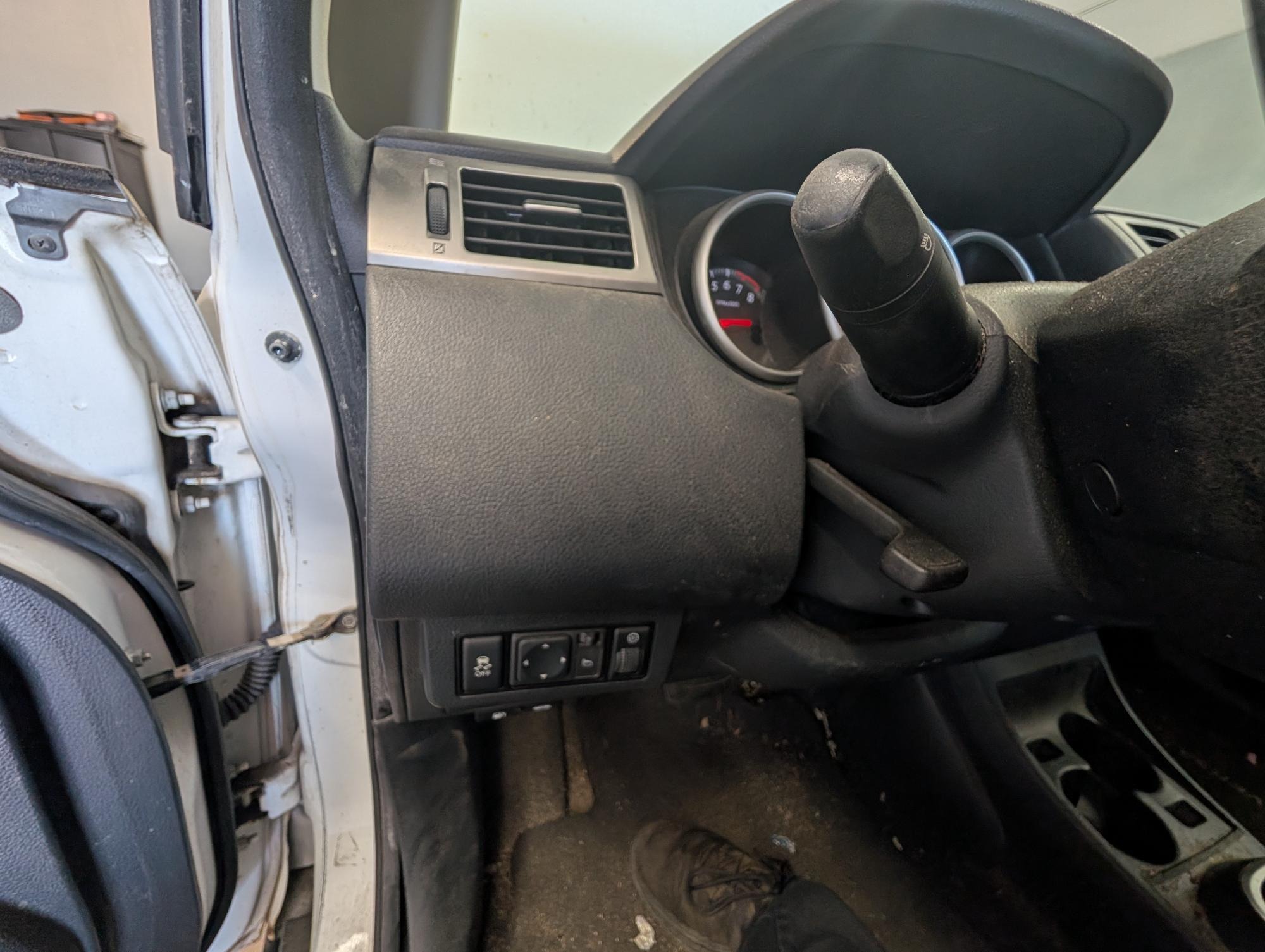2012 nissan versa 1.8-sl-hatchback with 235732 miles for sale near elk-river, minnesota 5685d83f29cd4b3d8d0c5dba3dea4522.jpg