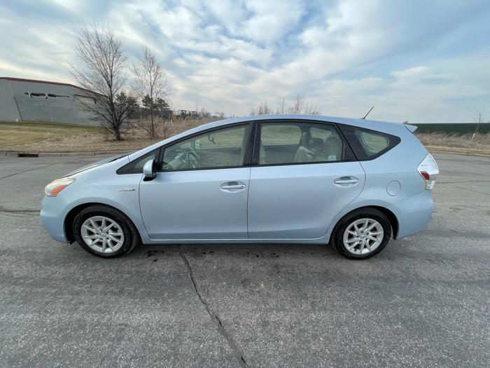 2012 toyota prius-v two with 307540 miles for sale near elk-river, minnesota 56afe6107420411391b5161dc07792ec.jpeg