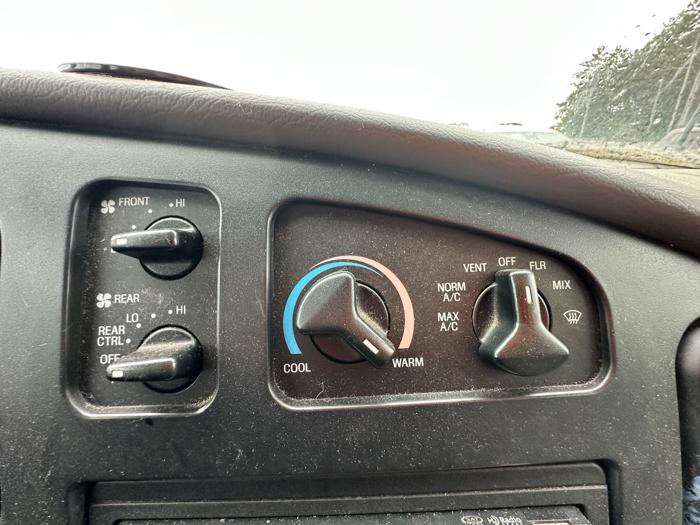 2001 ford econoline e350-extended with 236141 miles for sale near elk-river, minnesota 56b63e52fa894f70bbf6a8307c0db2a1.jpeg