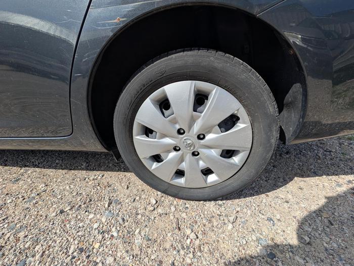 2010 toyota yaris sedan-5-speed-mt with 113583 miles for sale near elk-river, minnesota 570dae6b57214b0bad4b2f62f83d7af4.jpg