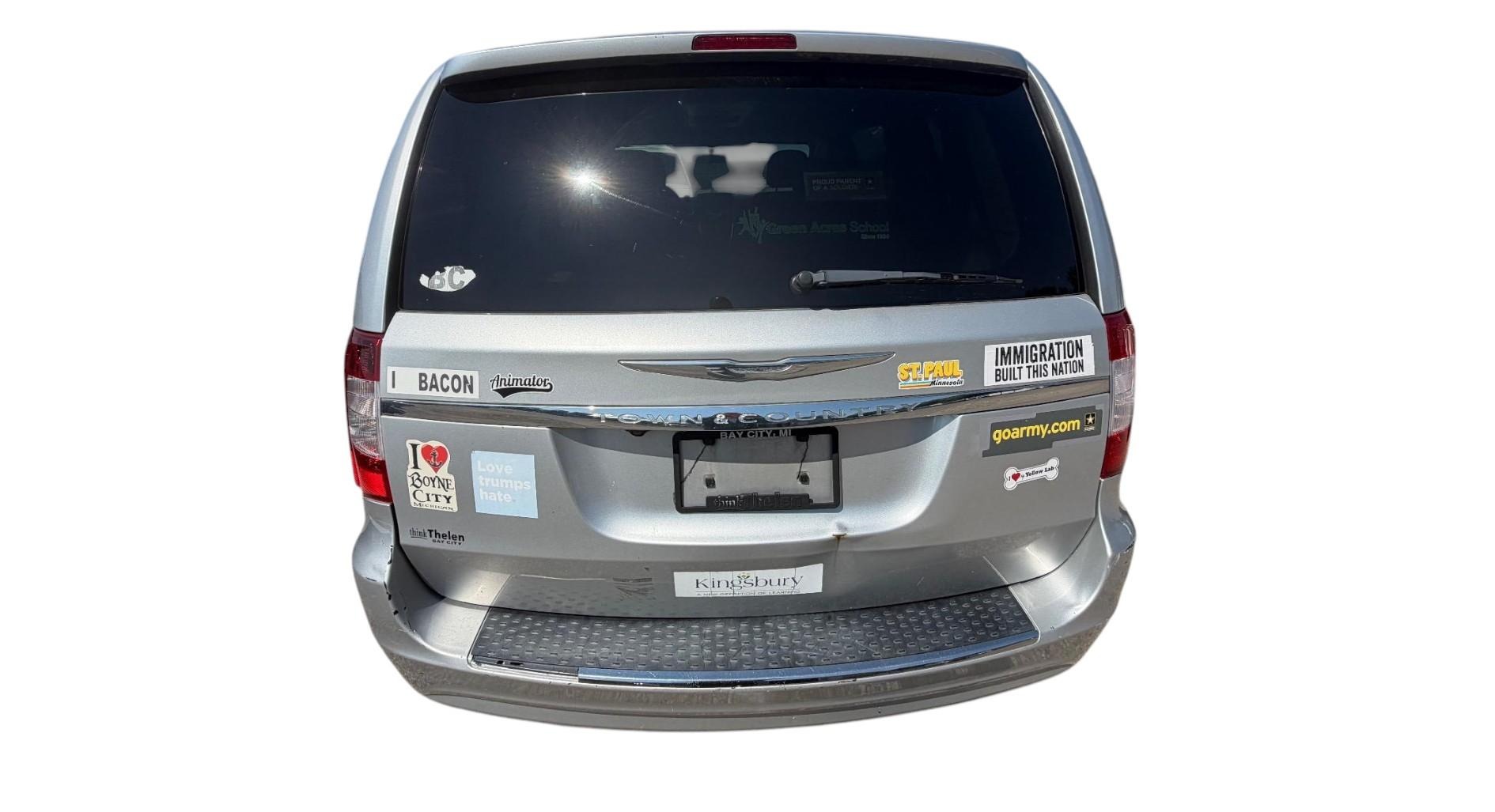 2011 chrysler town-&amp;-country touring with 128014 miles for sale near elk-river, minnesota 571cb145498c4c0da1336287fb73f93c.jpg