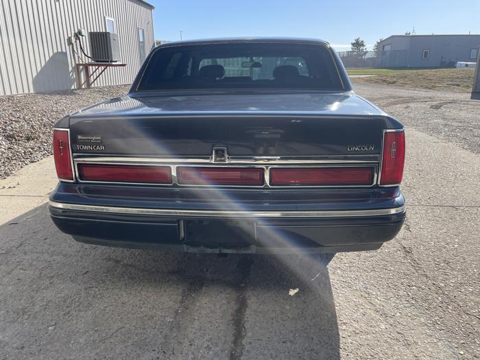 1997 lincoln town-car sel with 171572 miles for sale near elk-river, minnesota 5721afdff71848d58d9bdceaf75dee1f.jpg