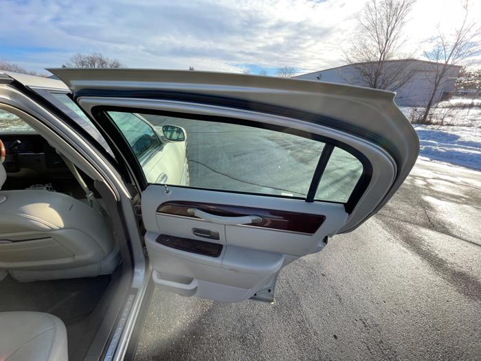 2003 lincoln town-car cartier with 147179 miles for sale near elk-river, minnesota 574bf57a55744e9ebcc3c4c9aba59c2e.jpeg