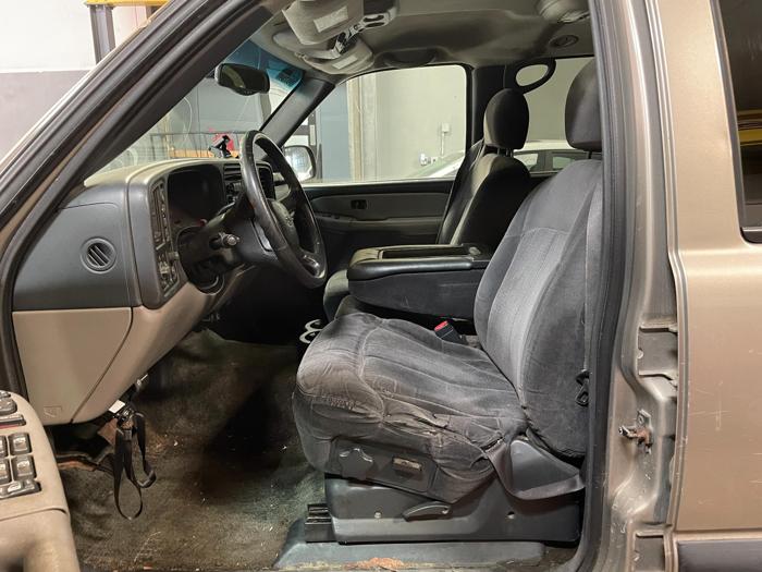 2002 chevrolet suburban 1500-4wd with 264133 miles for sale near elk-river, minnesota 57c761856a214191b0a38c789eeff065.jpg