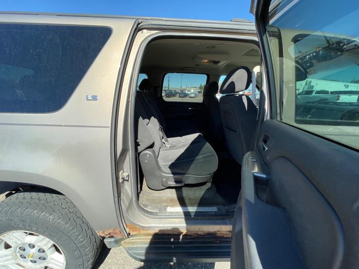 2007 chevrolet suburban ls-1500-4wd with 169908 miles for sale near mora, minnesota 57d8a8f50f8249a28f88e4a3f271e3f1.jpeg