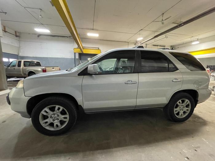 2004 acura mdx touring-package with 176314 miles for sale near elk-river, minnesota 581051b41e494fb6aad69033bcad93be.jpg