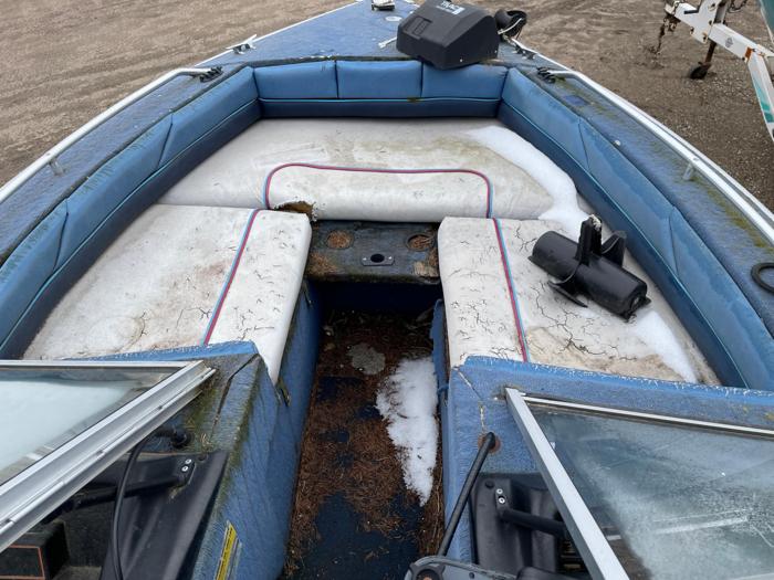 1988 -blue-fin sportmen for sale near elk-river, minnesota 5817a7b8f9864d228c80aafee6d7f68f.jpg