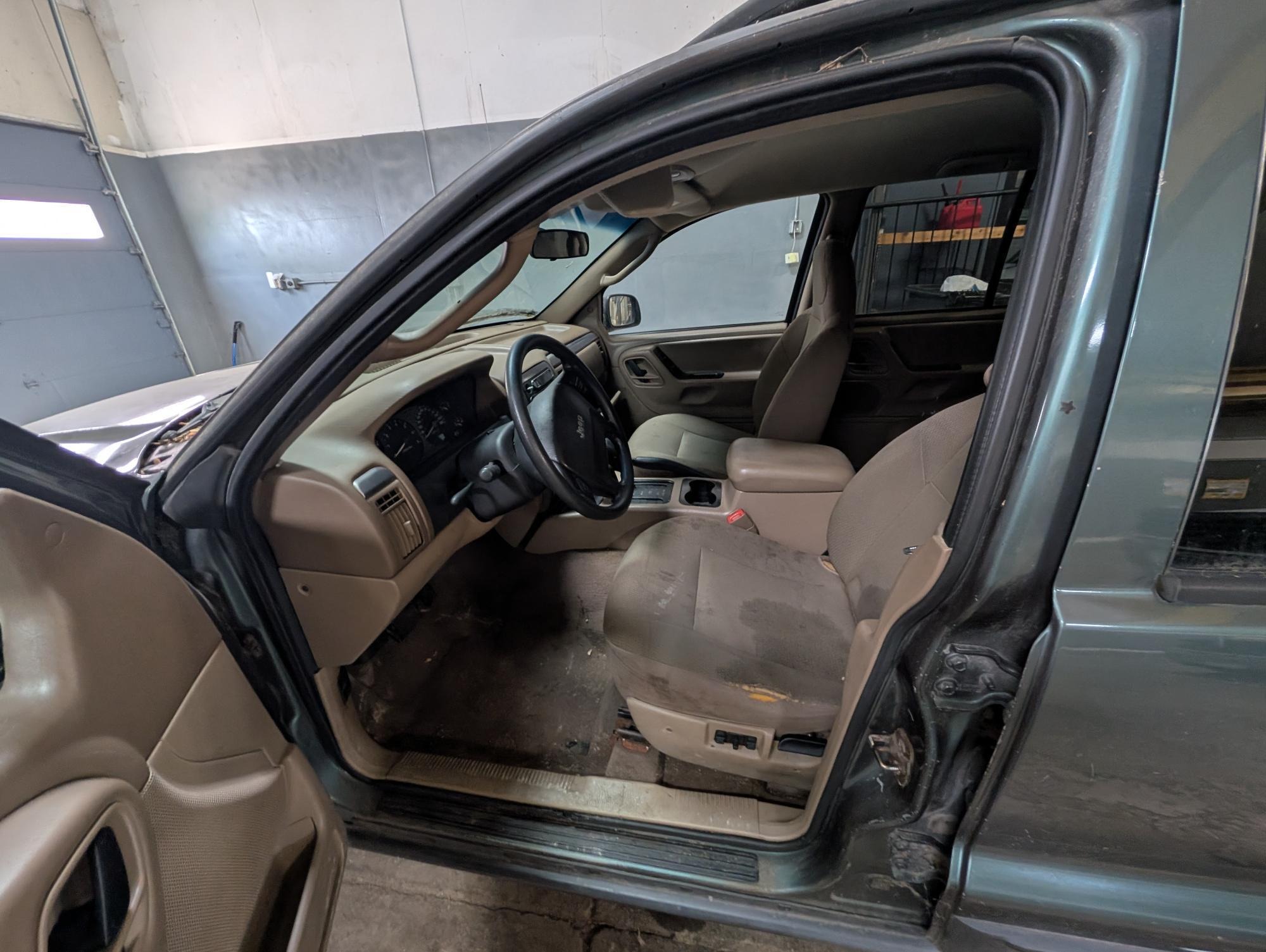 2004 jeep grand-cherokee laredo-4wd with 184162 miles for sale near elk-river, minnesota 584f790b839d4b3ca32e4020eb688b3e.jpg