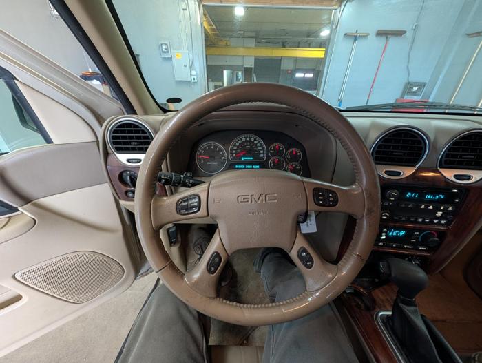 2004 gmc envoy sle-4wd with 196701 miles for sale near elk-river, minnesota 586129334b344caba662ed2c4901bd58.jpg