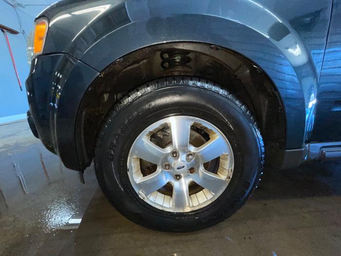 2009 ford escape limited-fwd-v6 with 195306 miles for sale near elk-river, minnesota 588627e1f32f4b45ab6d7fed54ea4c4f.jpeg