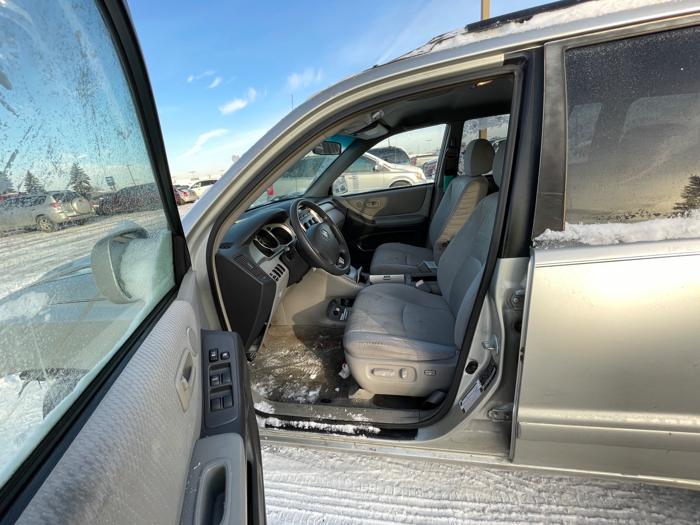 2006 toyota highlander limited-v6-2wd with 273929 miles for sale near fridley, minnesota 58a823fb34264f00896b695ea39a4256.jpeg