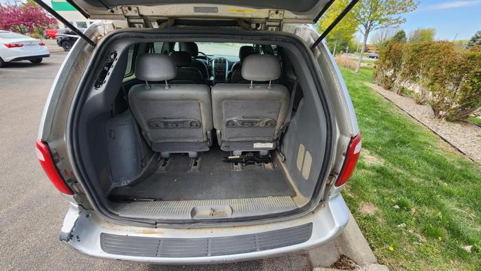 2004 dodge grand-caravan sxt with 275900 miles for sale near burnsville, minnesota 58c1650740fb4c1e8aac4fe963a4ef18.jpg