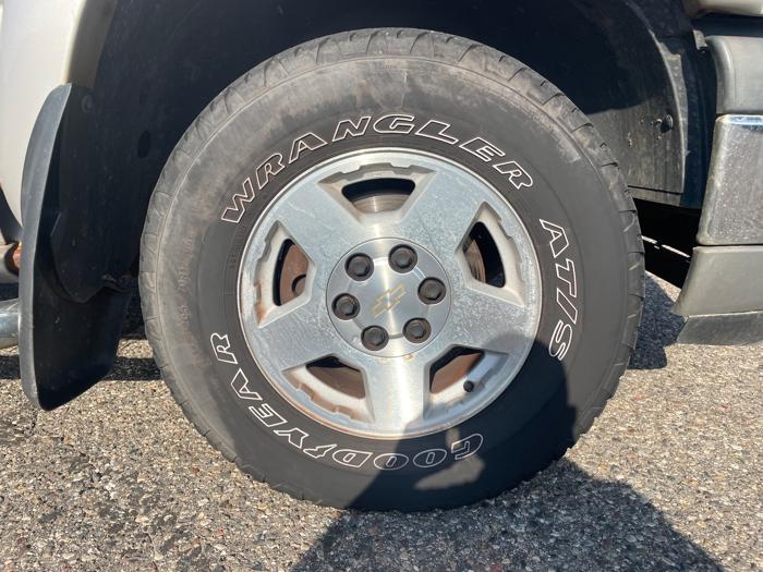 2005 chevrolet silverado-1500 ls-crew-cab-4wd with 208845 miles for sale near annandale, minnesota 58de64c7db9a402882778982772e2ff5.jpeg